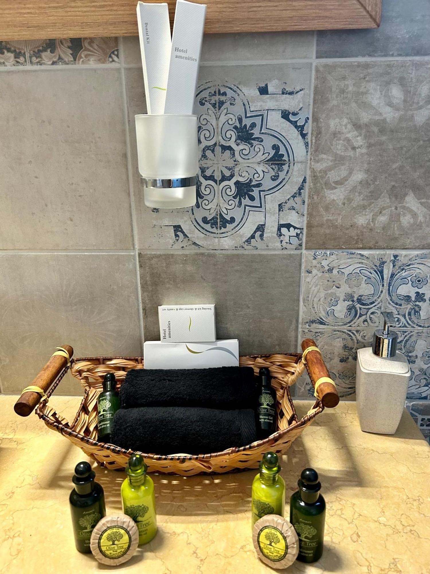 Golden Moments Luxury Stone Villas B Mesaria Bagian luar foto